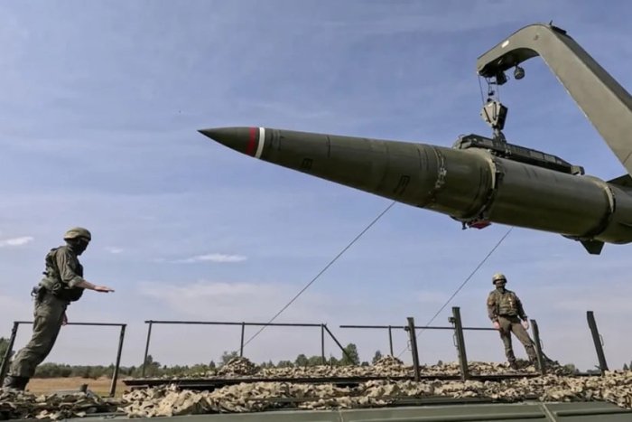 Киев Варшавани Россия ўзининг "Орешник" ракетасидан фойдаланиши мумкинлиги ҳақида огоҳлантирган