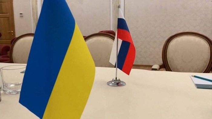 Украина ва Россия вакиллари Абу-Дабида режадан ташқари бевосита музокараларни бошлади