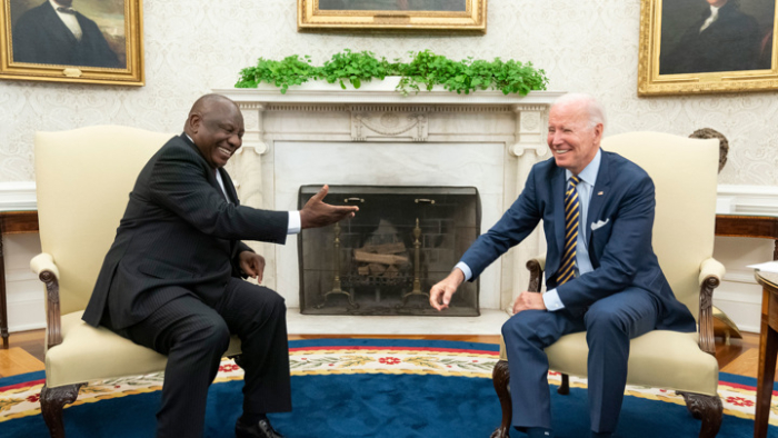 Janubiy Afrika prezidenti Baydenga Afrikani Rossiya bilan aloqalari uchun jazolash adolatsiz ekanini aytdi