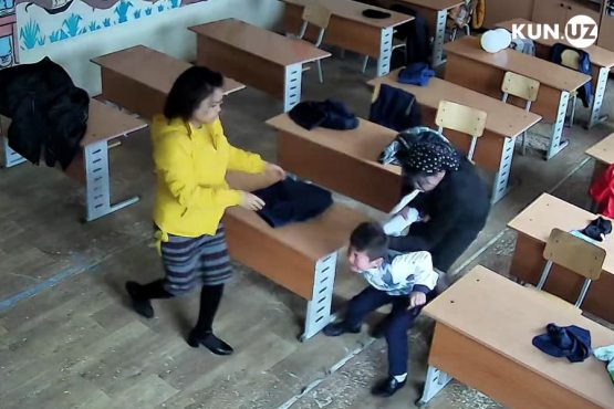 Maktabda bolasini urgan asakalik o‘qituvchi voqeasi: direktor videoni tarqatish orqali undan qasd olmoqchi bo‘lganmi?(VIDEO) Maktabda bolasini urgan asakalik o‘qituvchi voqeasi: direktor videoni tarqatish orqali undan qasd olmoqchi bo‘lganmi?(VIDEO)