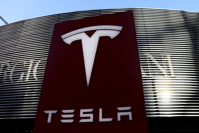 Tesla савдо тарифлари туфайли Хитойдан эҳтиёт қисмлар импортини тўхтатади