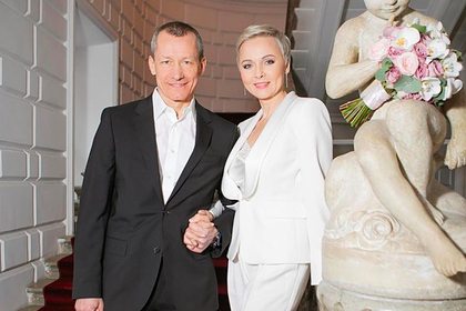 48 ёшли актриса миллионерга турмушга чиқди