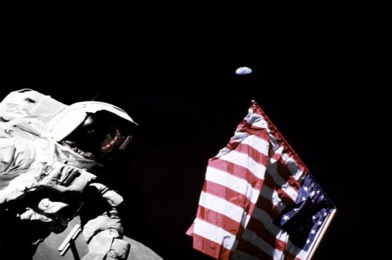 АҚШ аёл астронавтни Ойга учирмоқчи