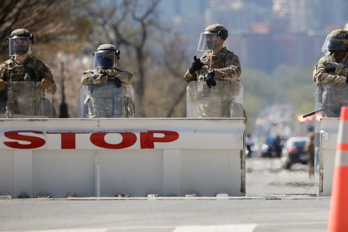 Трамп ўз фикридан қайтяптими? АҚШ Миллий гвардияси қўшинлари Портленд ва Чикагодан чақириб олинмоқда