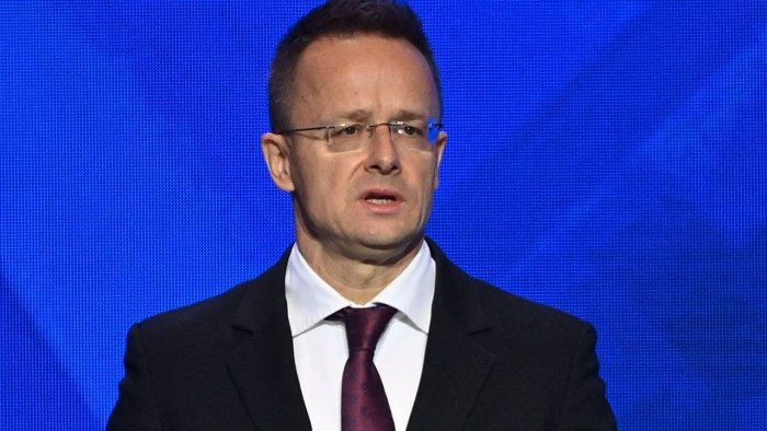 Венгрия Украинага ҳарбий ёрдам бермайди: Петер Сийяртодан кескин баёнот
