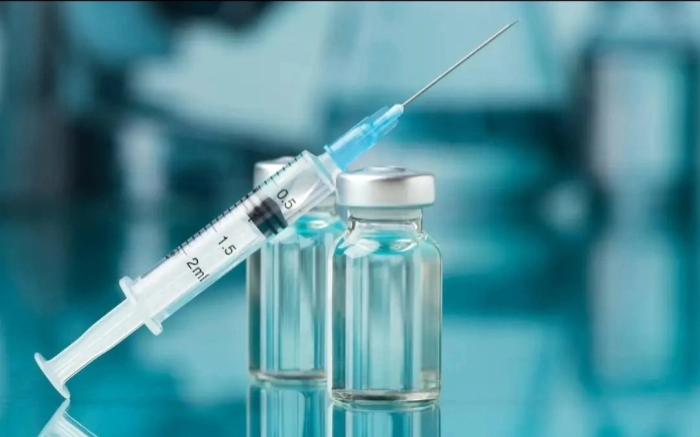 COVID-19 вакцинаси саратон касаллигига қарши курашишга ёрдам берадими?