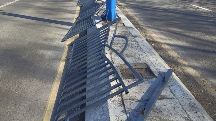 Deputat Toshkent yo‘llariga 8,4 mlrd so‘mlik temir panjaralar o‘rnatilishi yuzasidan shahar hokimiga so‘rov yubordi