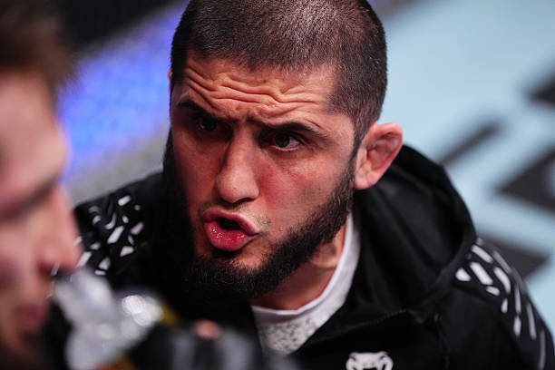 Махачев: "Оқ уйда жанг қилишни истардим, аммо..."