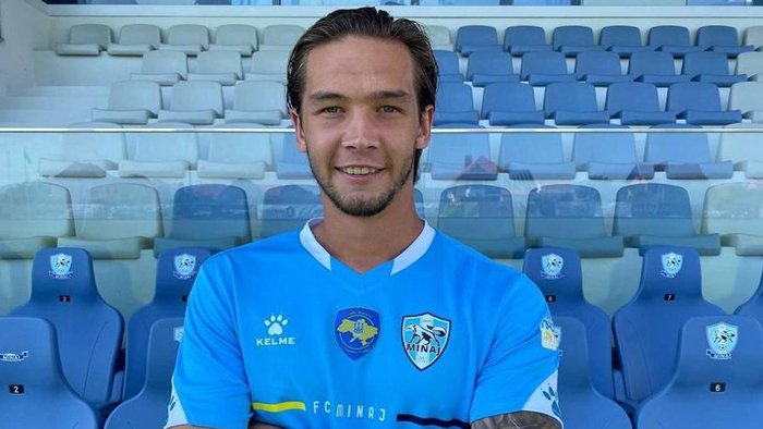 Украина клуби ҳарбий ходимни урган футболчи билан шартномани бекор қилди