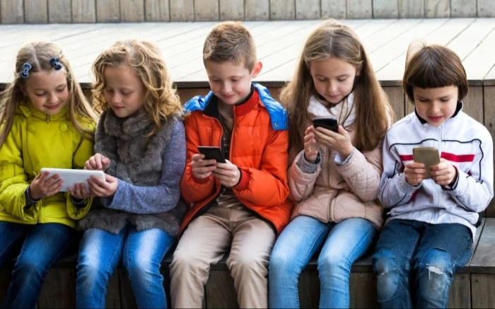 Австралияда ўсмирларнинг 5 млн аккаунти ўчирилди