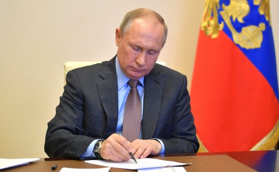 Putin Rossiya fuqaroligini olish tartibini soddalashtirdi