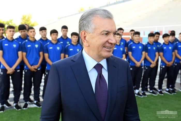 Президент ёш футболчилар ва соҳа мутахассислари билан фикр алмашди