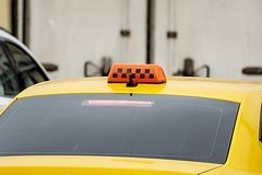 Россиялик такси ҳайдовчиси тасодифан АҚШ ҳарбий базасига кириб кетди