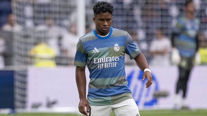 «Манчестер Юнайтед» «Реал» ҳужумчисини ўз сафига қўшиб олмоқчи