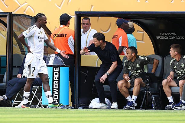 Хаби Алонсо Винисиусдан ўзгаришни сўради