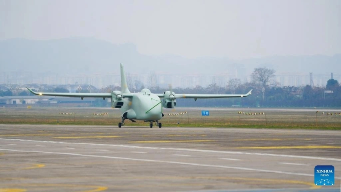 Хитойда гибрид юк ташувчи дрон самолёти илк бор ҳавога кўтарилди