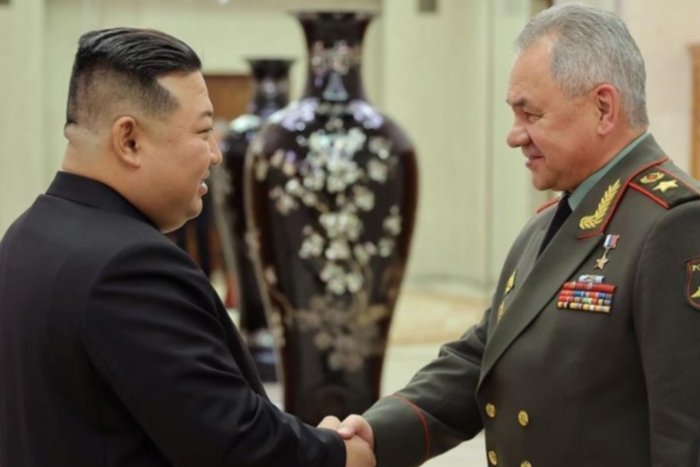 Shoygu va Kim Chen In Pxenyanda uchrashdi