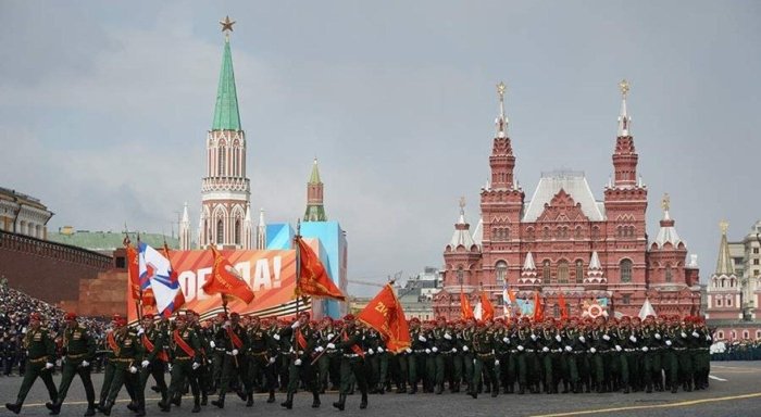Бу йилги Ғалаба паради “қисқартирилган шаклда” ўтади — Россия президенти матбуот котиби 
