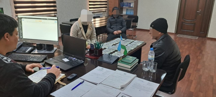 Тошлоқда қарздор 5.000 АҚШ долларини алимент сифатида тўлади