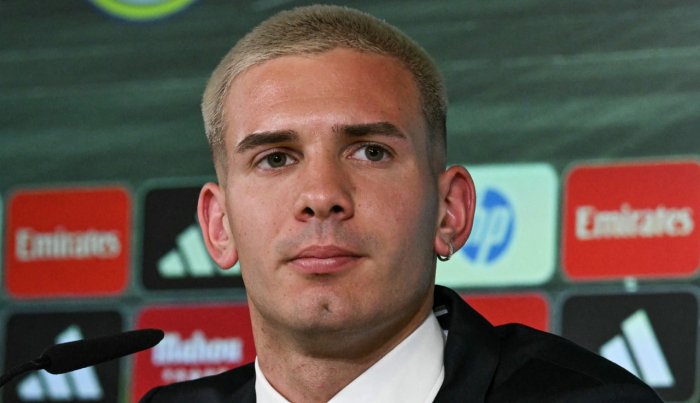 "Реал"нинг янги футболчиси: "Энг яхши футболчи - Месси"