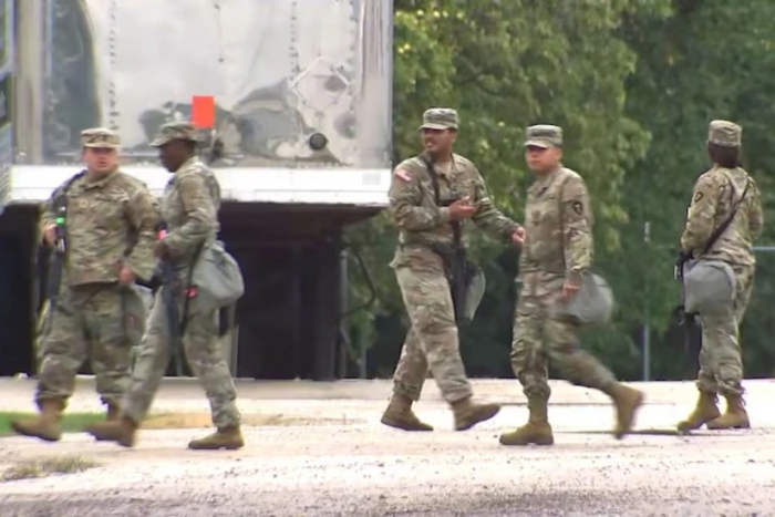 AQSh Milliy gvardiyasi qo‘shinlari Chikagoga yetib keldi