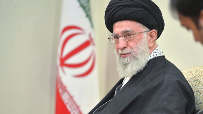 Eron rahbari AQSh bilan muzokara o‘tkazish ma’nosiz ekanini aytdi