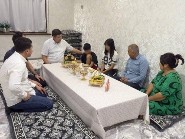 Жиззахда отаси калтаклаган опа-ука болалар уйига жойлаштирилди