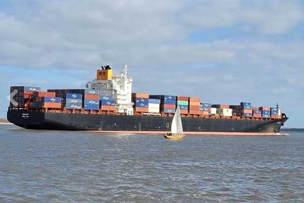 Xitoydan kelgan Istanbul Bridge konteyner kemasi ilk bor Arktika orqali Buyuk Britaniyaga yetib keldi.