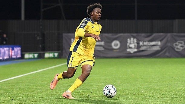 "Барса" 18 ёшли Месси учун курашга қўшилди