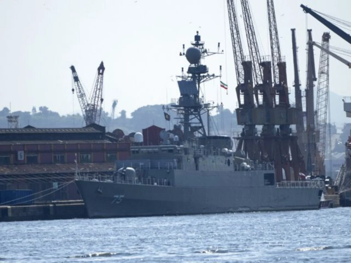 Shri-Lanka qirg‘oqlari yaqinida Eron kemasiga suv osti kemasi hujum qildi