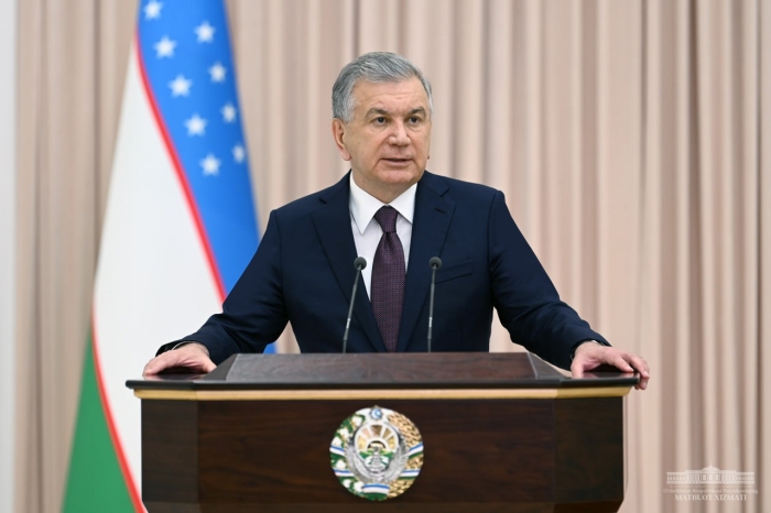 Ayni paytda Shavkat Mirziyoyev yig‘ilish o‘tkazmoqda