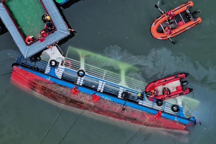 Xitoyda dam olish kemasi ag‘darilishi oqibatida to‘rt kishi halok bo‘ldi