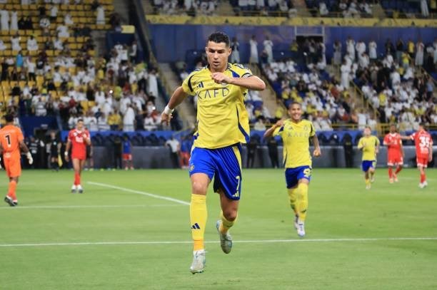 Ronaldu 1000 ta gollik marragan yana bir qadam yaqinlashdi