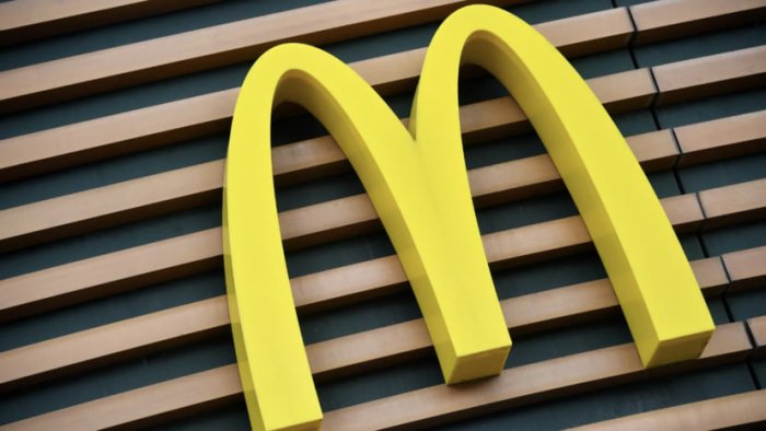Путин Россия McDonald's қайтишини осонлаштирмаслиги ҳақида гапирди Путин Россия McDonald's қайтишини осонлаштирмаслиги ҳақида гапирди
