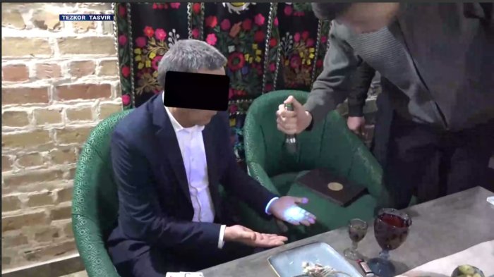 Тошкент ва Наманган вилоятларида порахўр ходимлар қўлга тушди