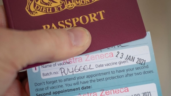 Buyuk Britaniyada 17 maydan boshlab vaksinasiya pasportlari joriy etiladi