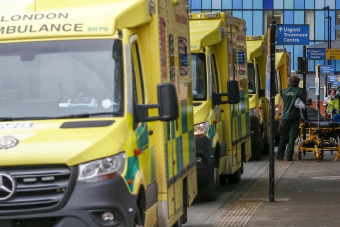 Buyuk Britaniya ko‘chma o‘likxonalar va sovuq kameralarni ommaviy ravishda sotib oladi