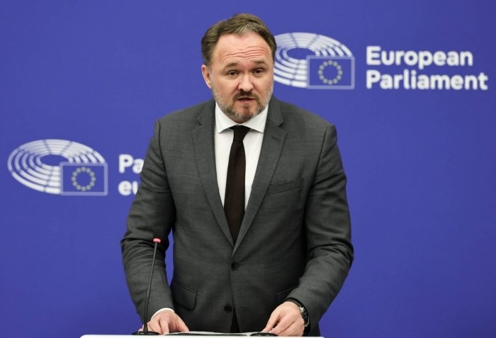 Европа комиссари: "Европа узоқ муддатли инқирозга тайёргарлик кўриши керак"