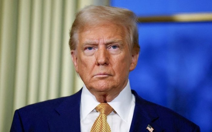 Трамп: "Бутун Хитой бўйлаб заводлар ёпиляпти, чунки биз уларнинг молларини хоҳламаймиз"
