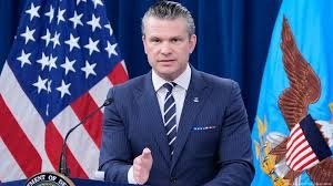 Пентагон раҳбари ёшларни армияга ёллаш ҳақида: "Жуда семиз ёки жуда бефаҳм"