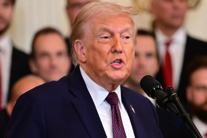 Трамп Олий суднинг тариф бўйича қарорини "шарманда" деб атади