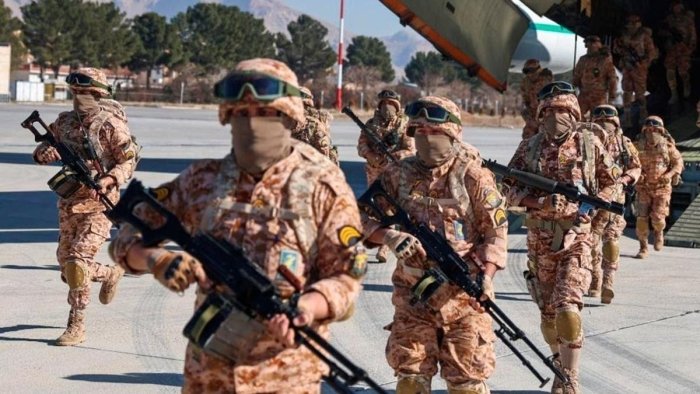 Трамп Эронга қурол етказиб берувчиларга 50 фоизлик бож билан таҳдид қилди