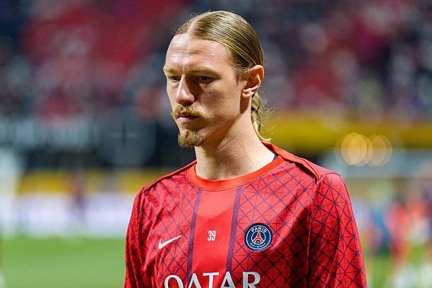 "ПСЖ" россиялик дарвозабонидан қутулмоқчи