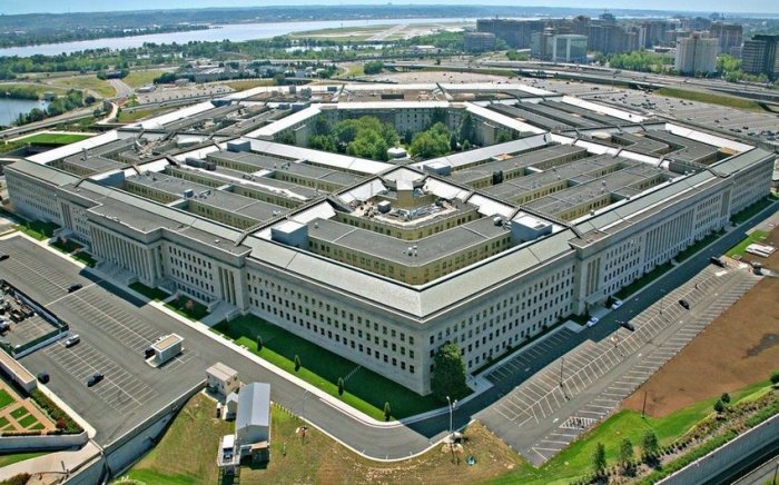 Pentagon fuqarolik xodimlarini 50 mingga qisqartiradi