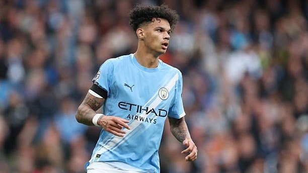 Расман. «Манчестер Сити» ҳимоячиси билан узоқ муддатли шартнома имзолади