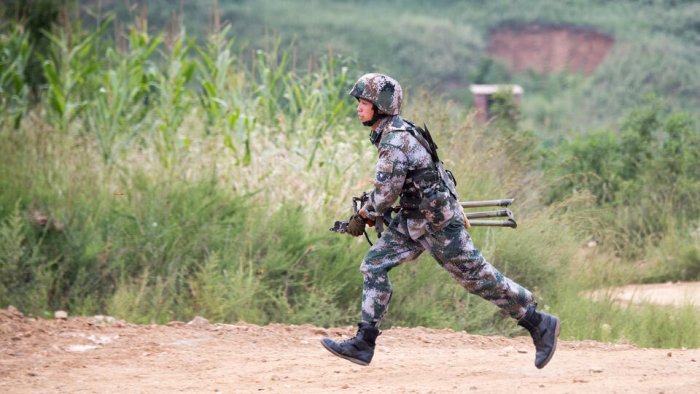 Xitoy harbiy kuchlari AQSh harbiy kemalarini bahsli orollardan chiqarib yubordi