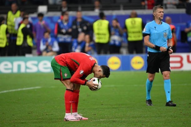 Ronaldu Yevroda penaltilar seriyasida gol urgan eng yoshi katta futbolchiga aylandi