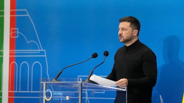 Зеленский: "Украина Аляскадаги Россия-АҚШ саммити натижаларини тан олмайди"