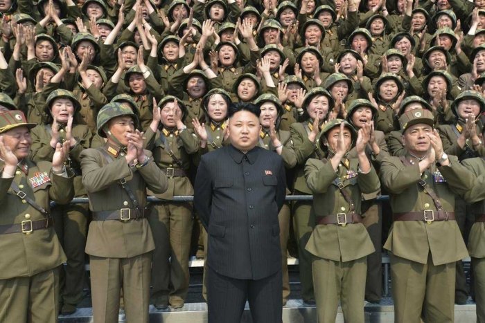 Ким Чен Ин Жанубий Кореяни босиб олишга тайёрлигини маълум қилди