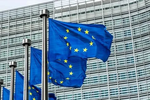 Божхона тарифлари ва капитал назорати: ЕИ Россия иқтисодиётини яна қамал қилмоқчи